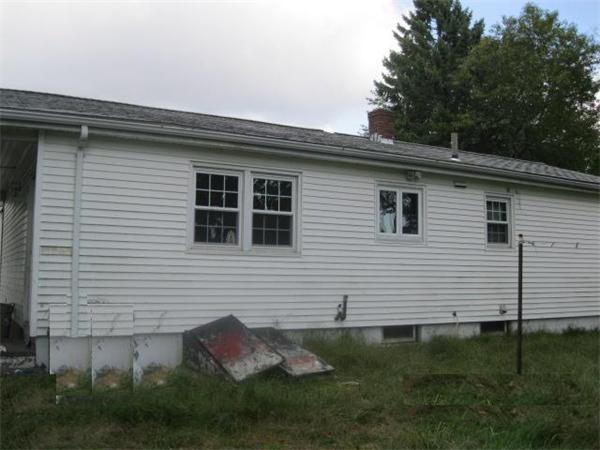 435 Aetna Street Fall River, MA 02721 - Photo 5 of 6 Gallery Image 5