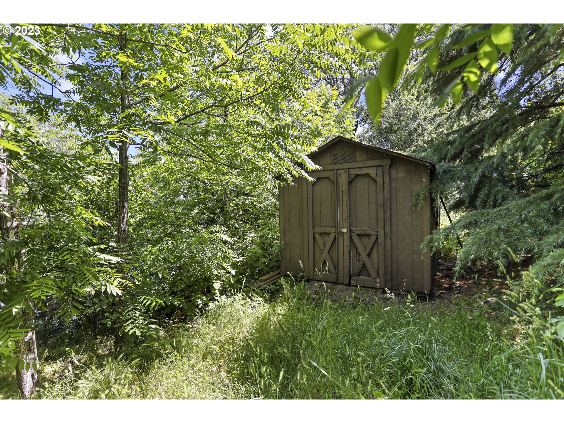 1237 State Street Hood River, OR 97031 - Photo 35 of 42 a view of outdoor space and garden