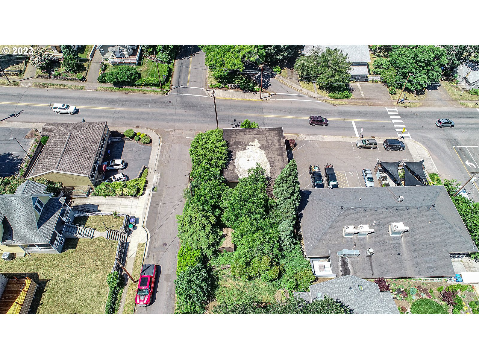 1237 State Street Hood River, OR 97031 - Photo 38 of 42 a picture of street view