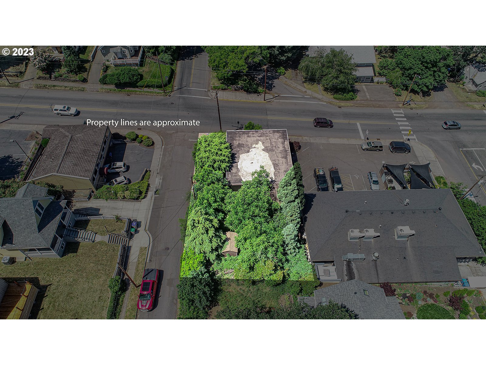 1237 State Street Hood River, OR 97031 - Photo 39 of 42 a upper view of a house with a view of a yard