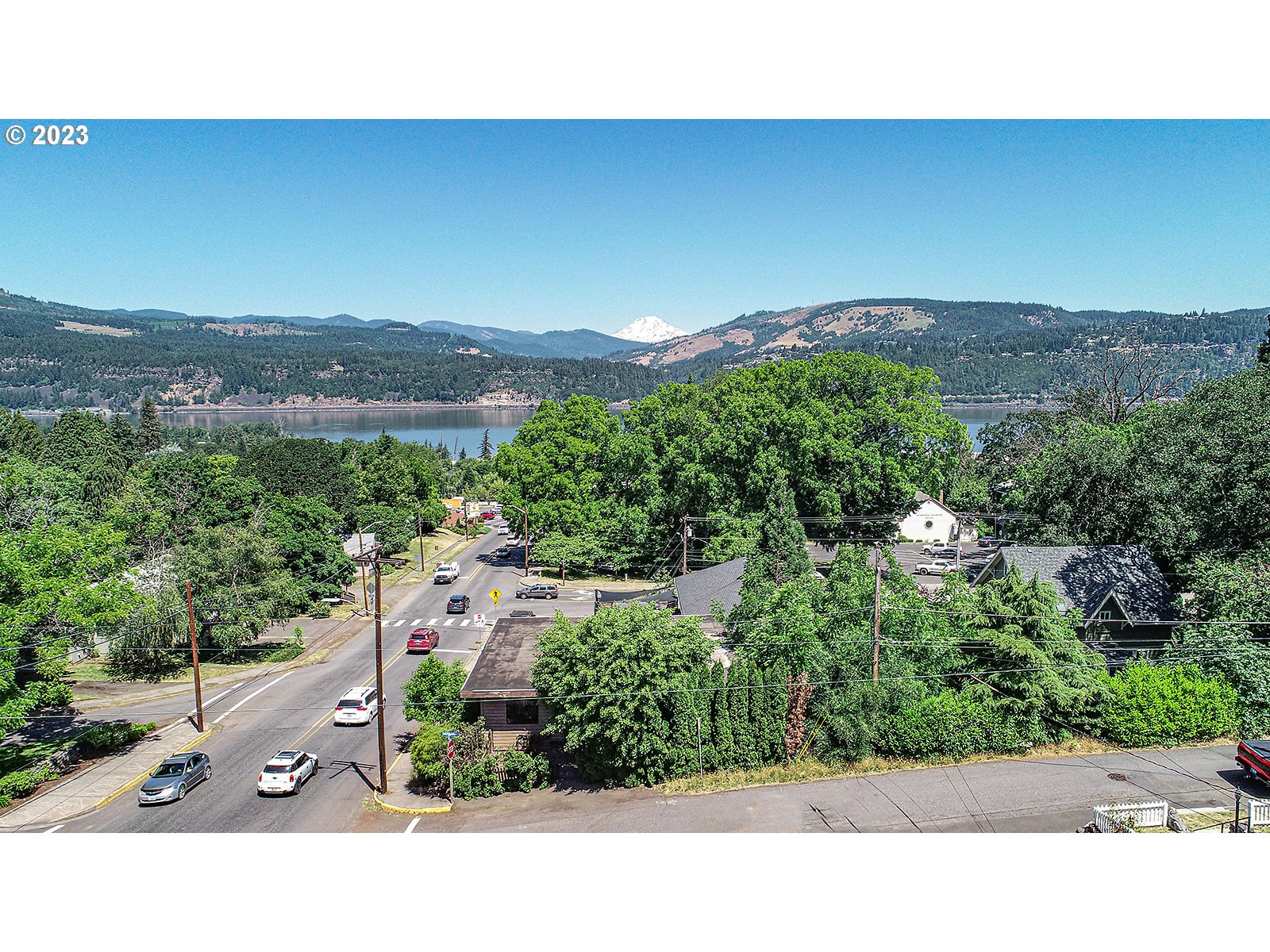 1237 State Street Hood River, OR 97031 - Photo 42 of 42 a picture of a city view