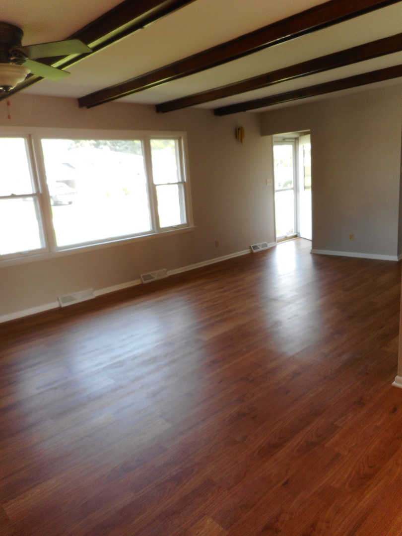 3215 Biscayne Road McHenry, IL 60050 - Photo 4 of 35