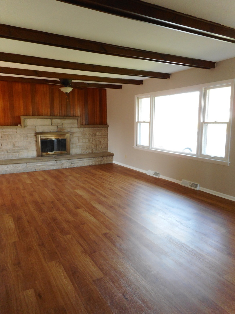 3215 Biscayne Road McHenry, IL 60050 - Photo 5 of 35