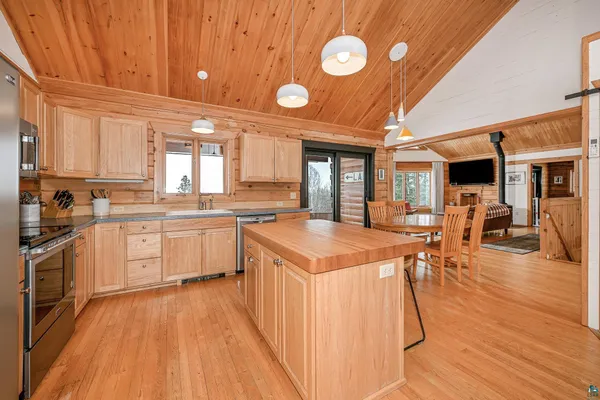 $699,900 | 7001 Olson Road, Two Harbors, MN 55616