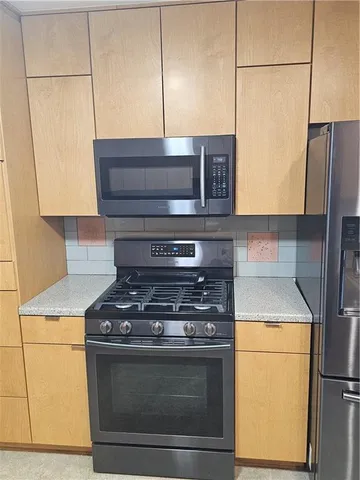 $280,000 | 1107 South 2nd Street, Leavenworth, KS 66048