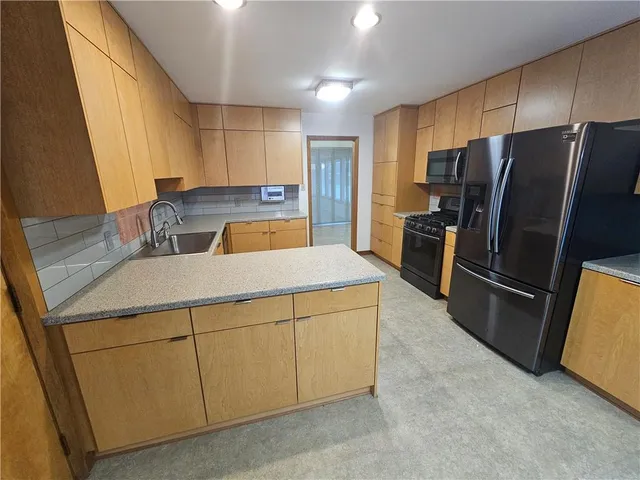 $280,000 | 1107 South 2nd Street, Leavenworth, KS 66048