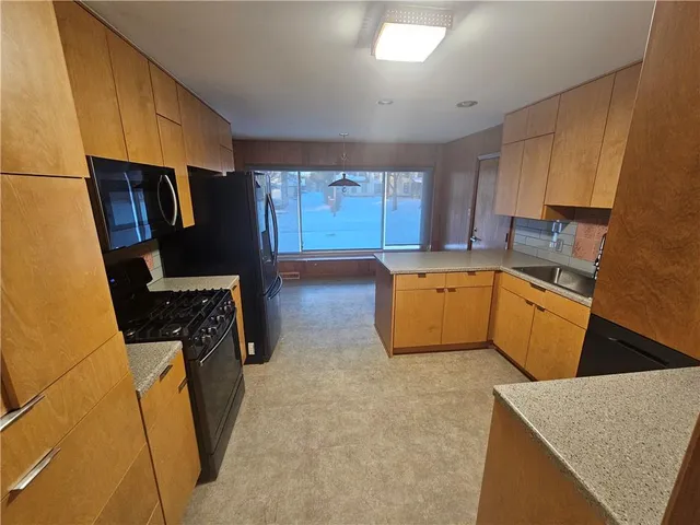 $280,000 | 1107 South 2nd Street, Leavenworth, KS 66048