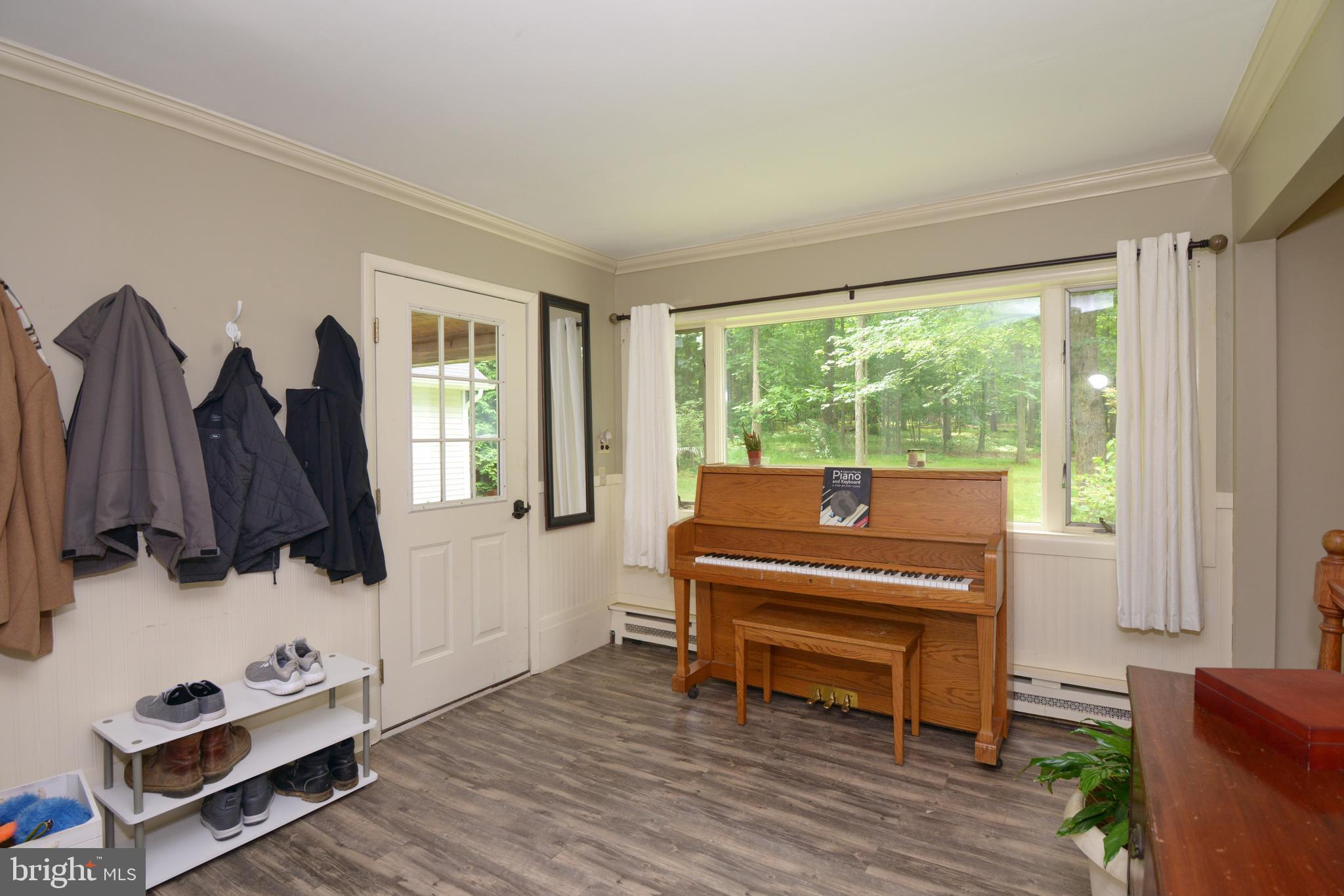 1058 Bucks Road Perkasie, PA 18944 - Photo 12 of 33