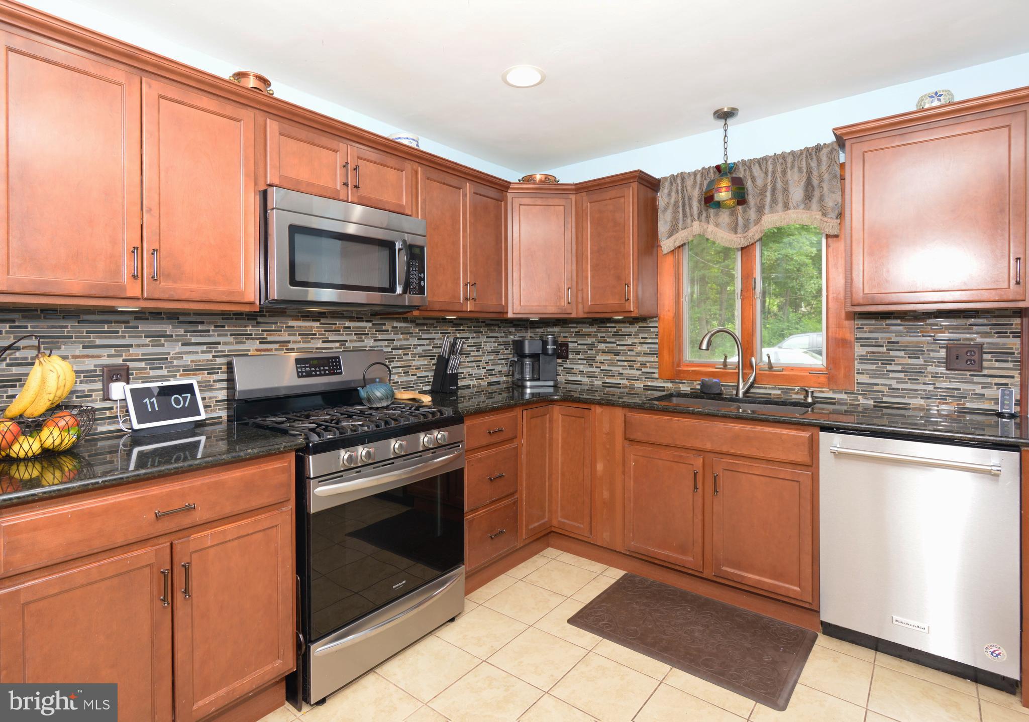 1058 Bucks Road Perkasie, PA 18944 - Photo 13 of 33