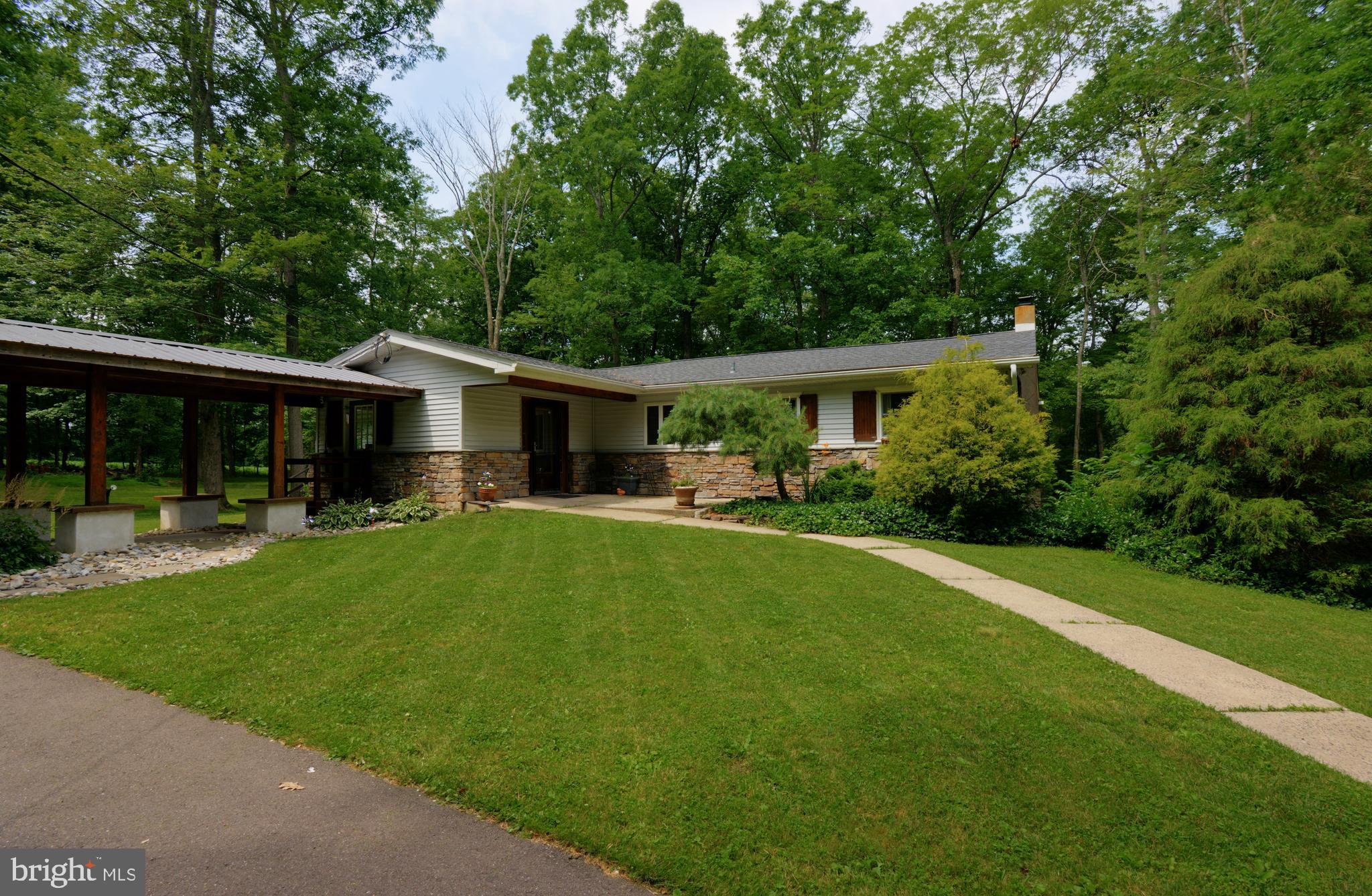 1058 Bucks Road Perkasie, PA 18944 - Photo 3 of 33