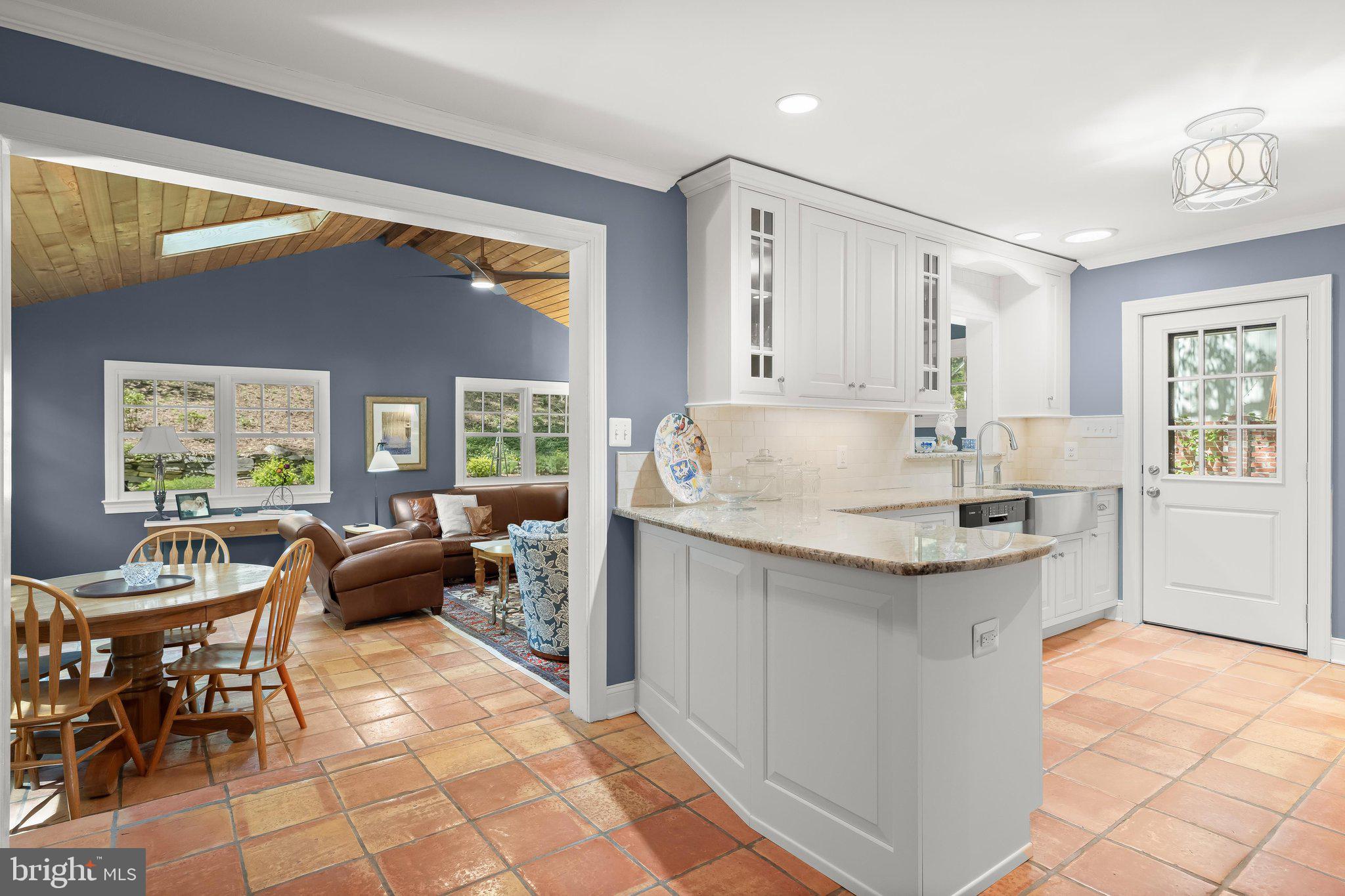 5318 Tuscarawas Road Bethesda, MD 20816 - Photo 10 of 42 Kitchen and Family room