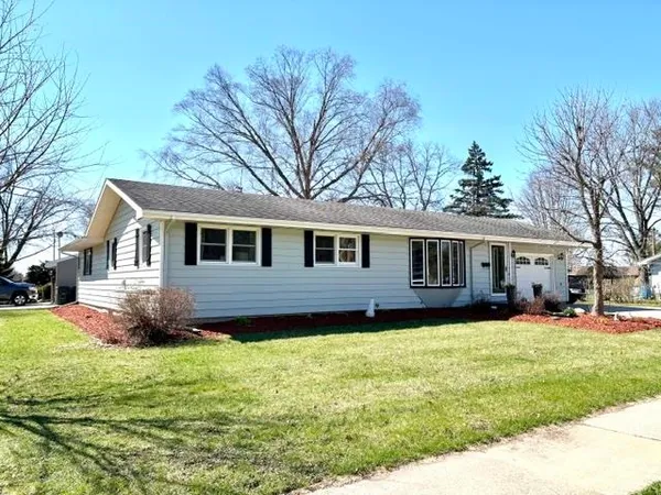 $384,900 | 907 Lamar Drive, Milton, WI 53563