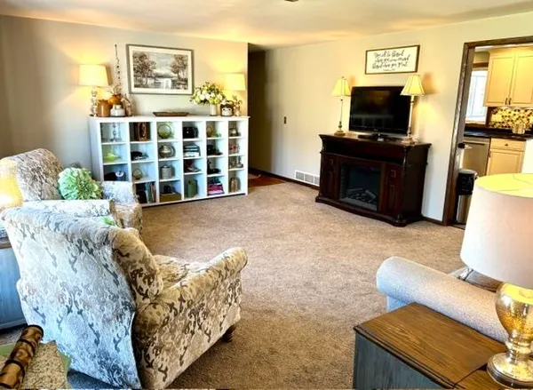 $384,900 | 907 Lamar Drive, Milton, WI 53563