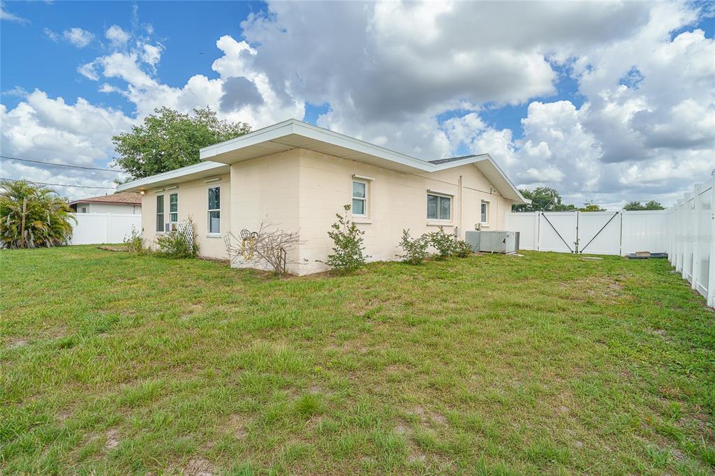 22129 Rochester Avenue Port Charlotte, FL 33952 - Photo 32 of 38 Gallery Image 32