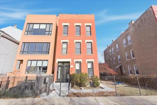 $2,495 | 1322 West Ohio Street, Unit 1F, Chicago, IL 60642