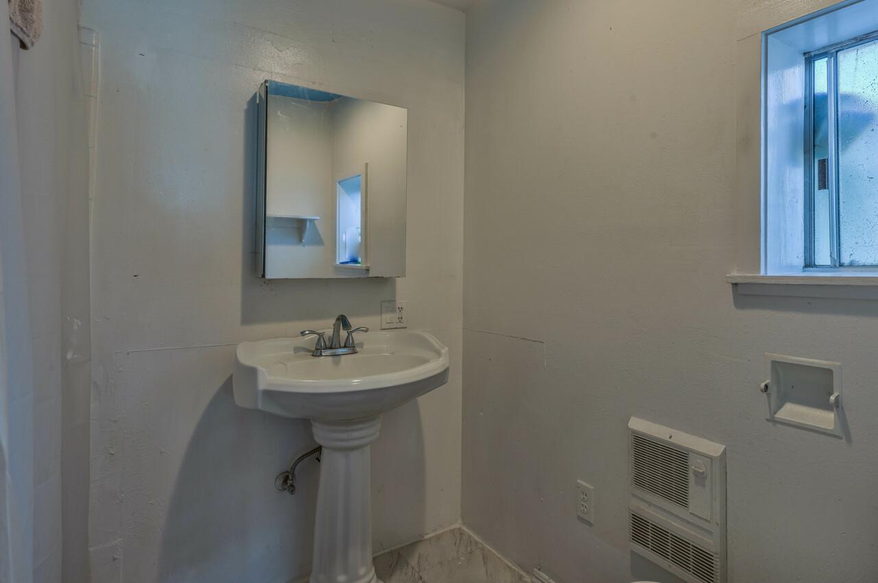 8770 Dyer Road Salinas, CA 93907 - Photo 11 of 16 Gallery Image 11