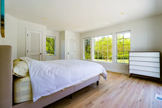 $125,000 | 10 Blackwatch Court, Southampton, NY 11968