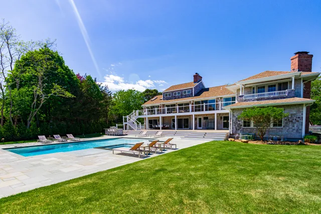 $125,000 | 10 Blackwatch Court, Southampton, NY 11968