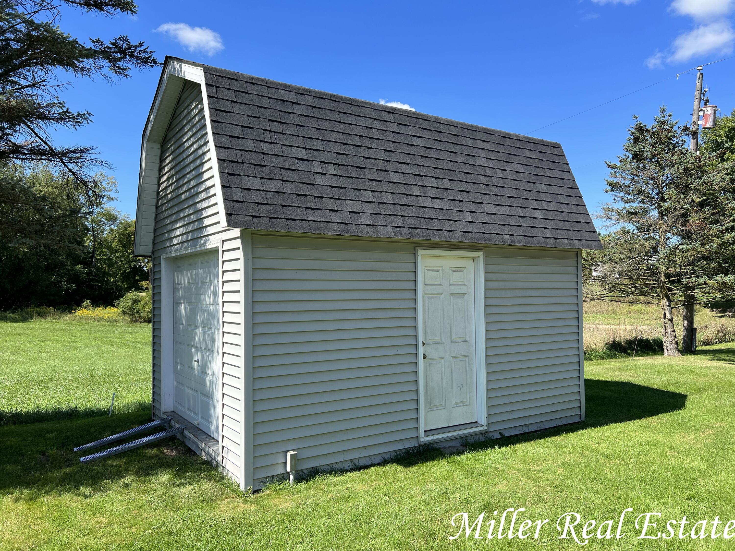 129 West Hobbs Road Delton, MI 49046 - Photo 23 of 24 MILLER MEANS SOLD!0
