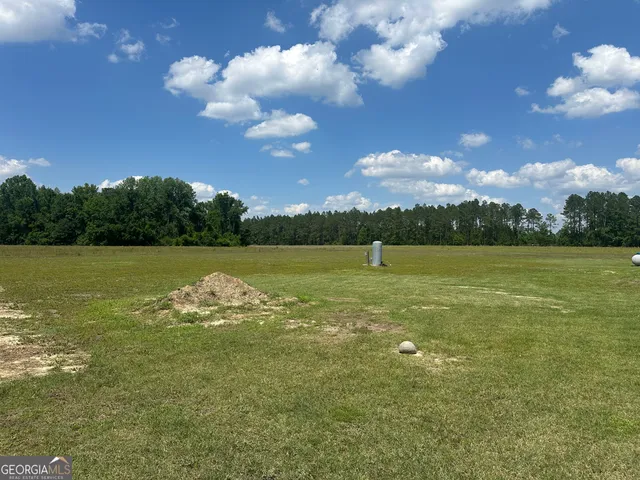 a view of a tennis court