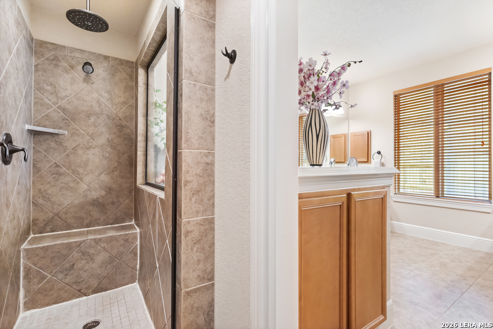 8927 Cimarron Route San Antonio, TX 78255 - Photo 20 of 35
