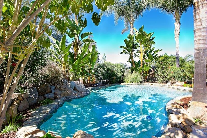 16166 Martincoit Road Poway, CA 92064 - Photo 2 of 25