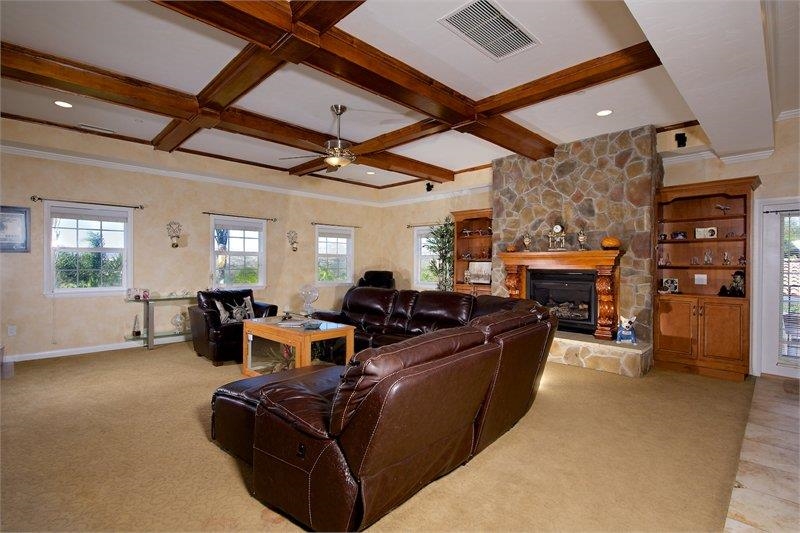 16166 Martincoit Road Poway, CA 92064 - Photo 9 of 25