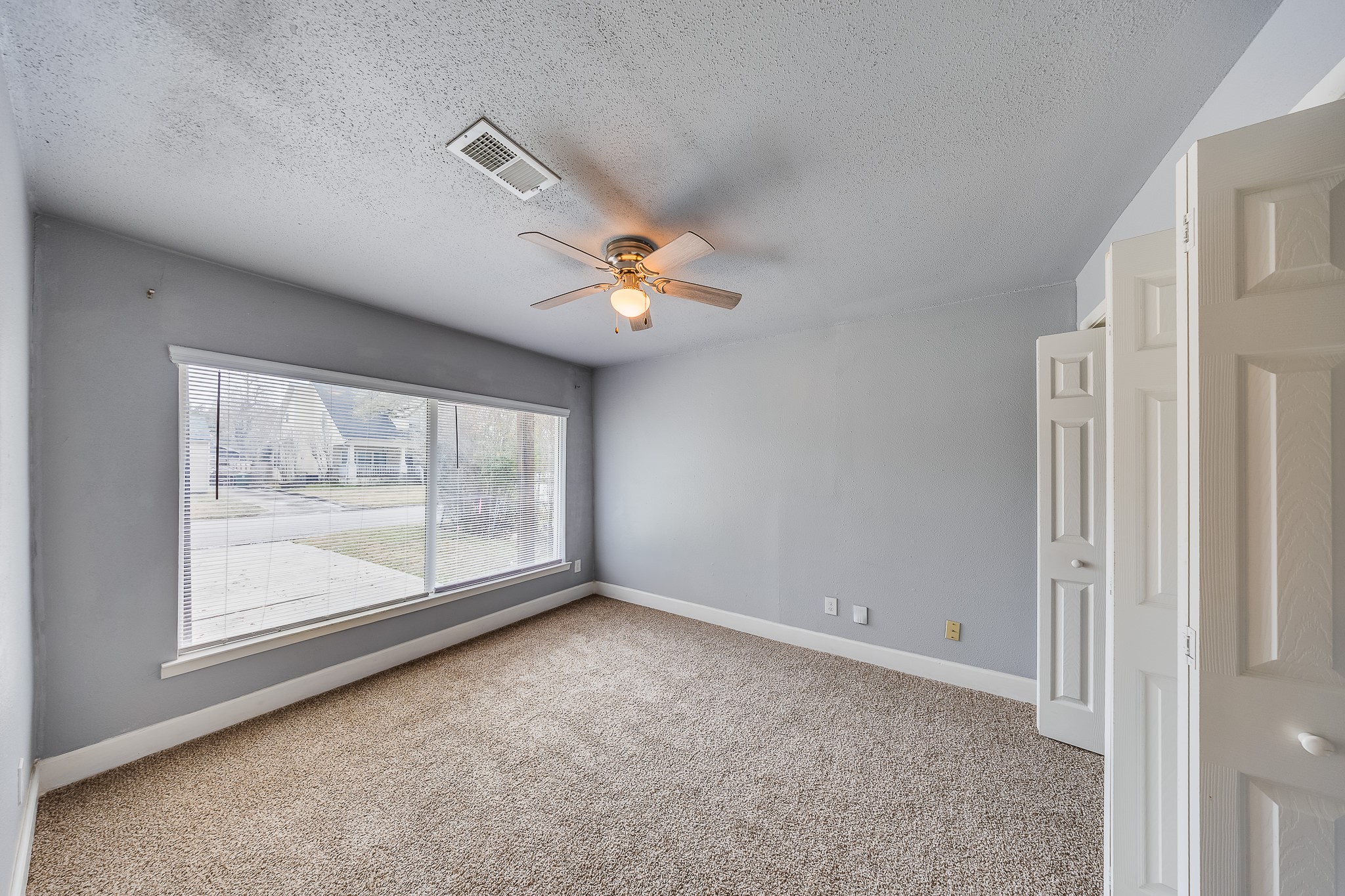 4523 Keystone Street Houston, TX 77021 - Photo 16 of 24 a view of an empty room with a window
