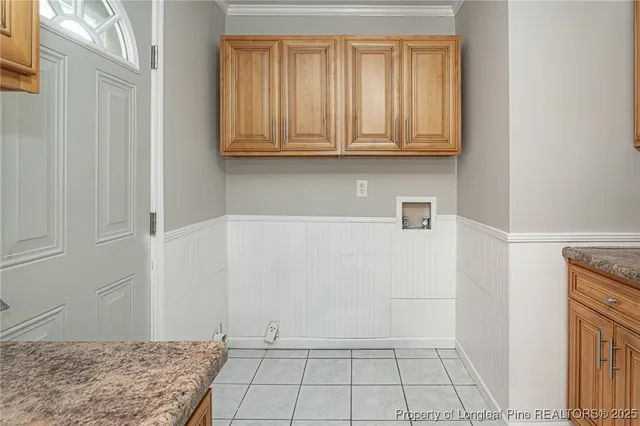 a view of utility room