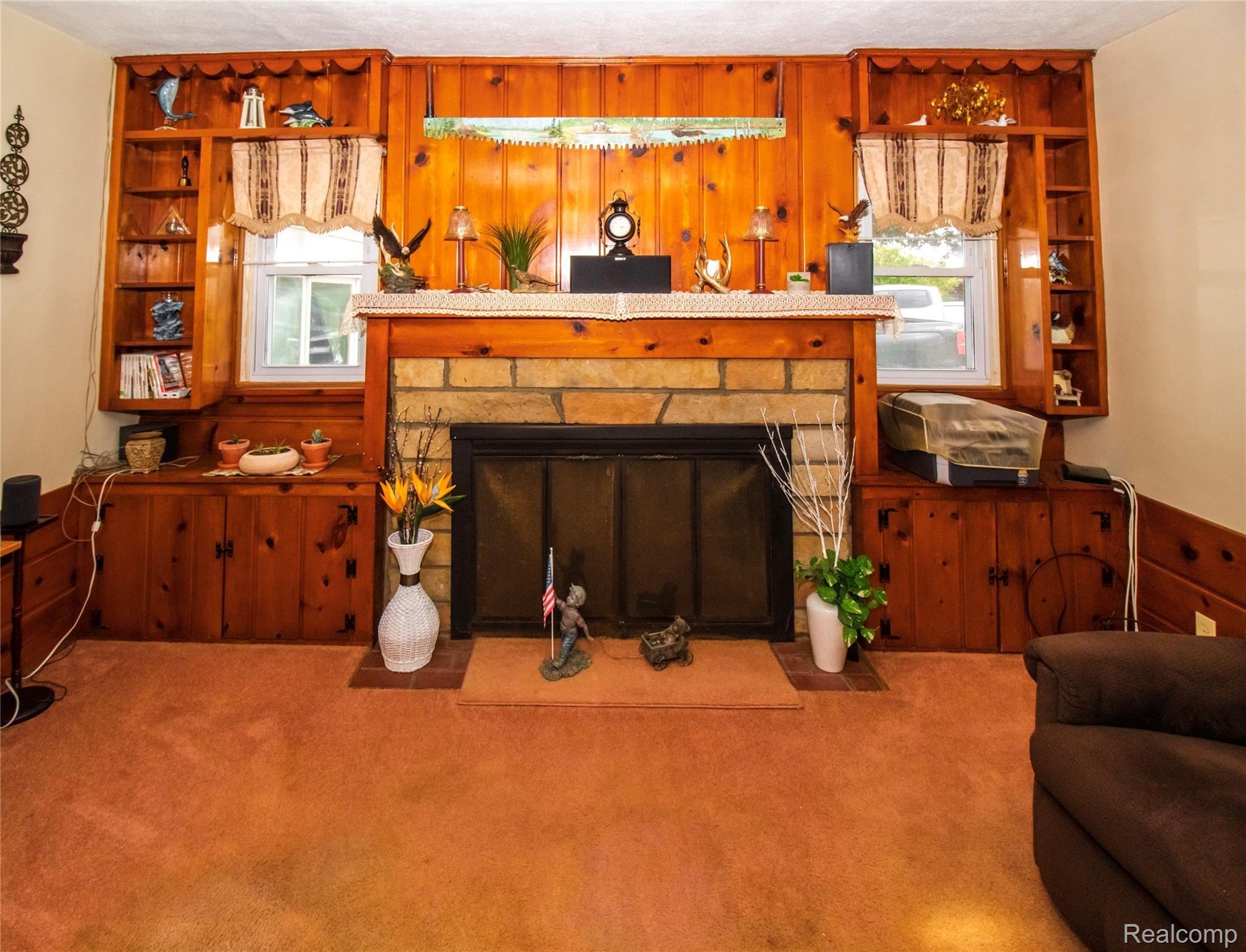 3026 West Oregon Road Lapeer, MI 48446 - Photo 7 of 31 Living Room (3).jpg