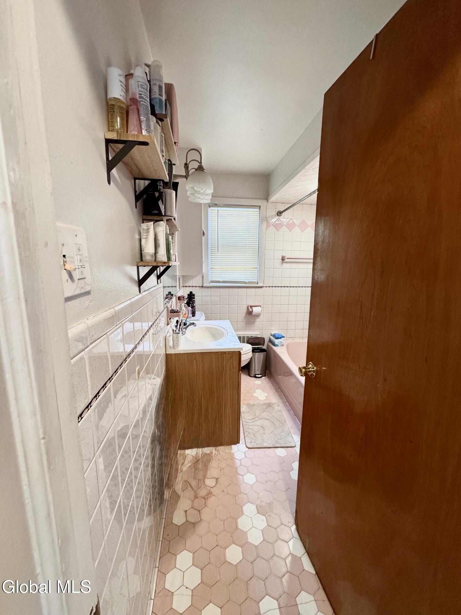 241 16th Street Schenectady, NY 12306 - Photo 11 of 27 IMG_8909