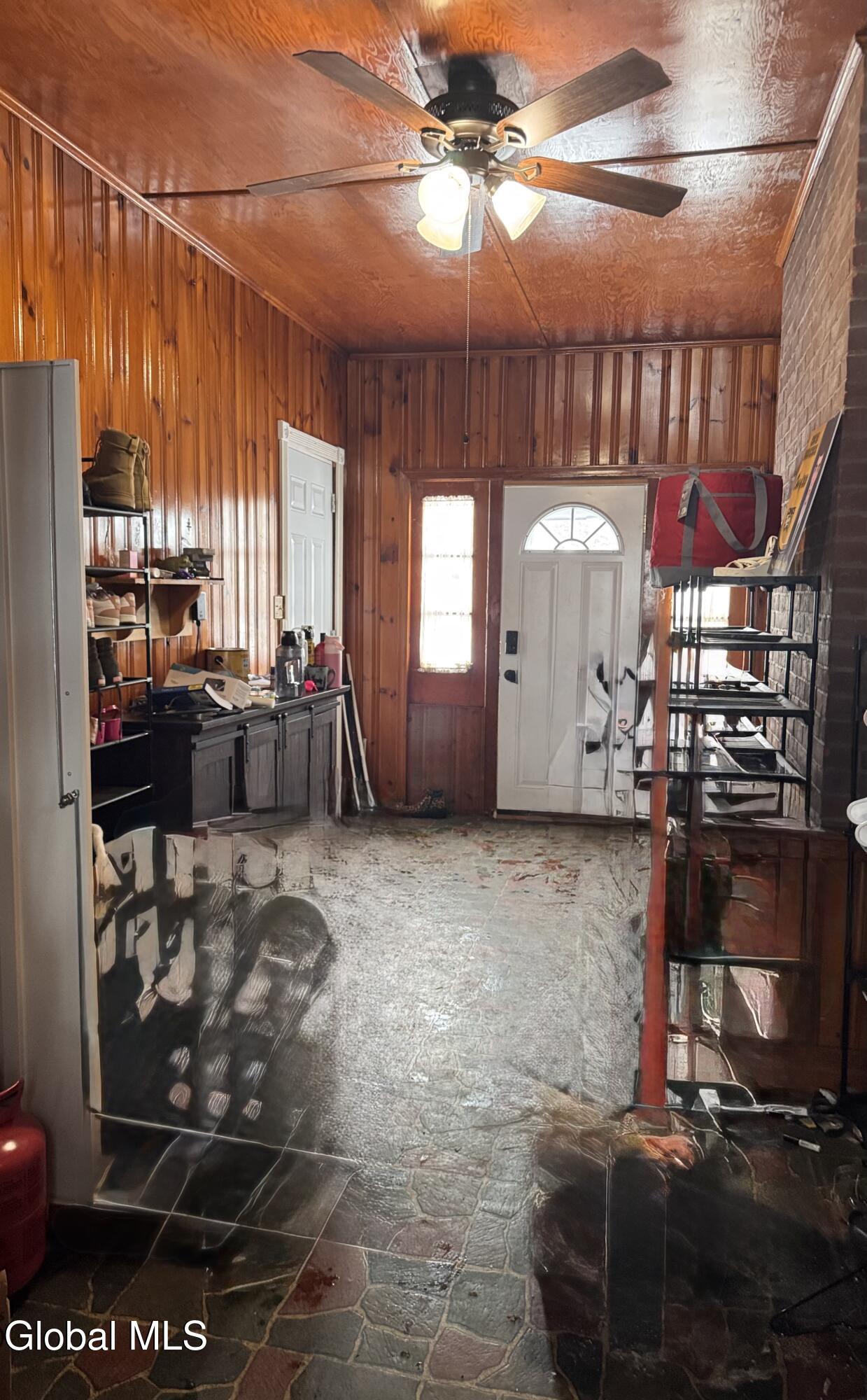 241 16th Street Schenectady, NY 12306 - Photo 4 of 27 IMG_8903