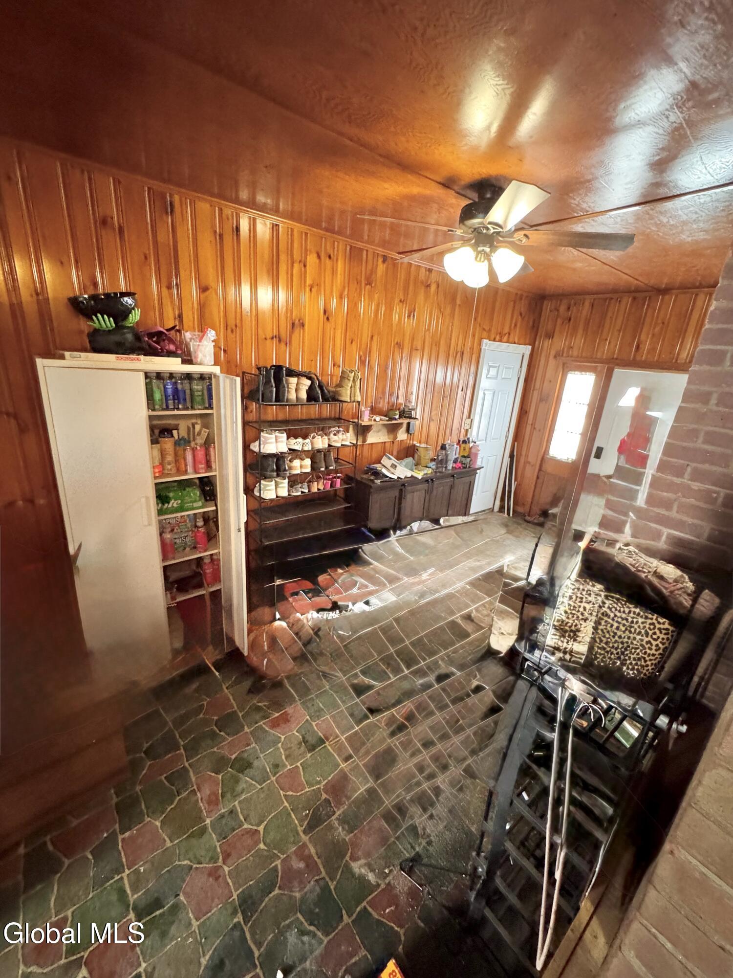 241 16th Street Schenectady, NY 12306 - Photo 5 of 27 IMG_8932