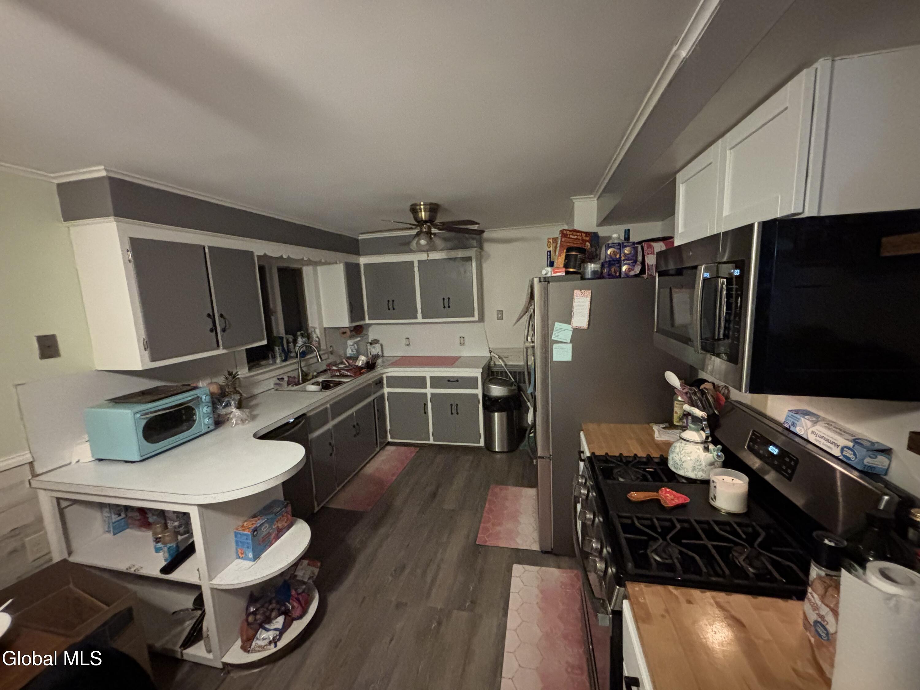 241 16th Street Schenectady, NY 12306 - Photo 7 of 27 IMG_2841