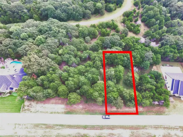 $88,000 | 908 Eagle Oaks Drive, Gordonville, TX 76245