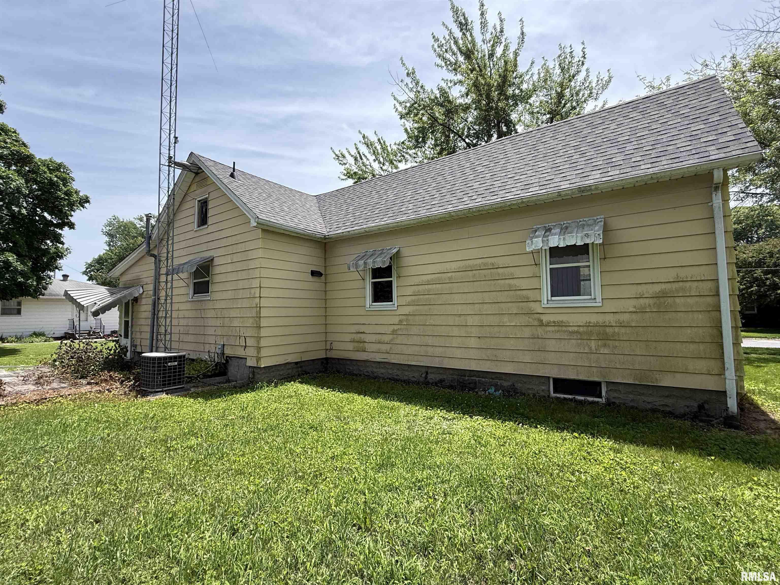 361 West Fulton Street Farmington, IL 61531 - Photo 5 of 5