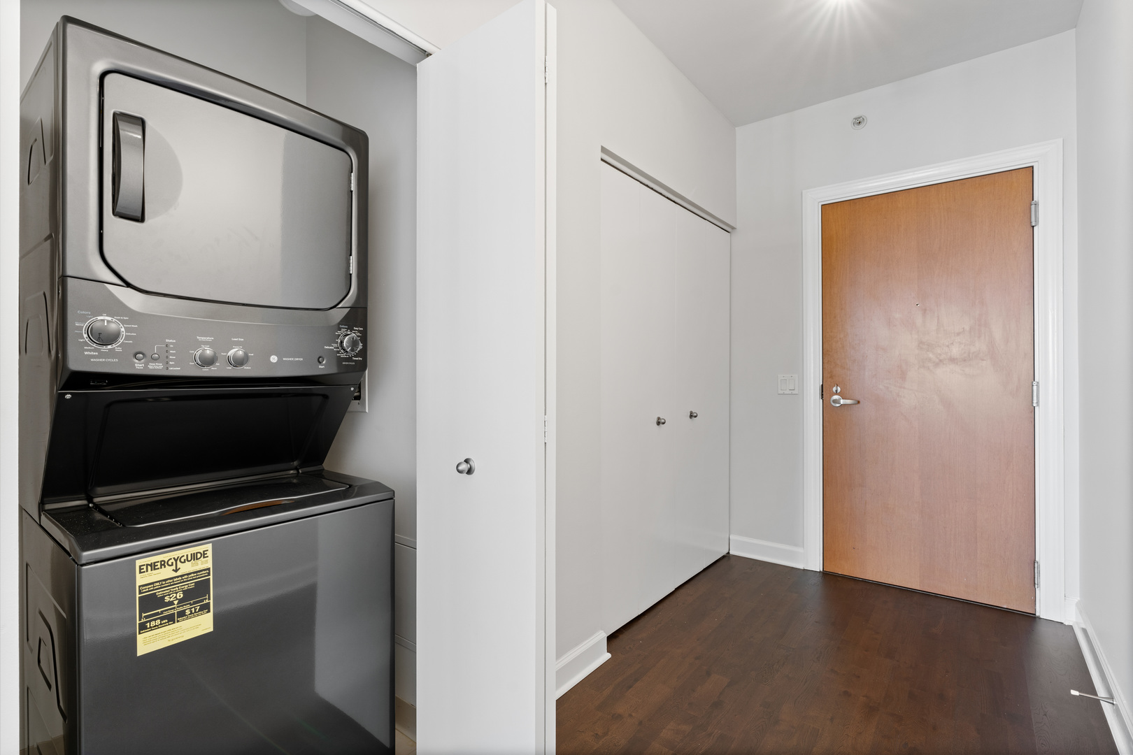 100 East 14th Street, Unit 1203 Chicago, IL 60605 - Photo 18 of 28 a view of washer and dryer