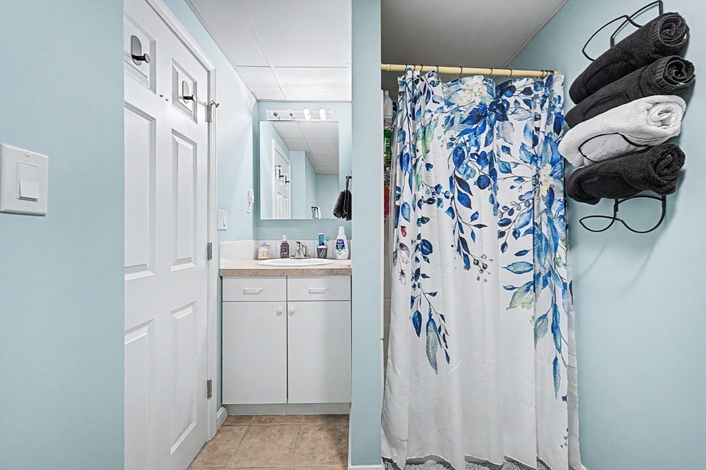 7 South Barn Road Hopkinton, MA 01748 - Photo 35 of 42 Gallery Image 35