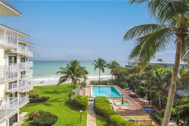 $525,000 | 4450 Florida A1A, Unit 402, Vero Beach, FL 32963
