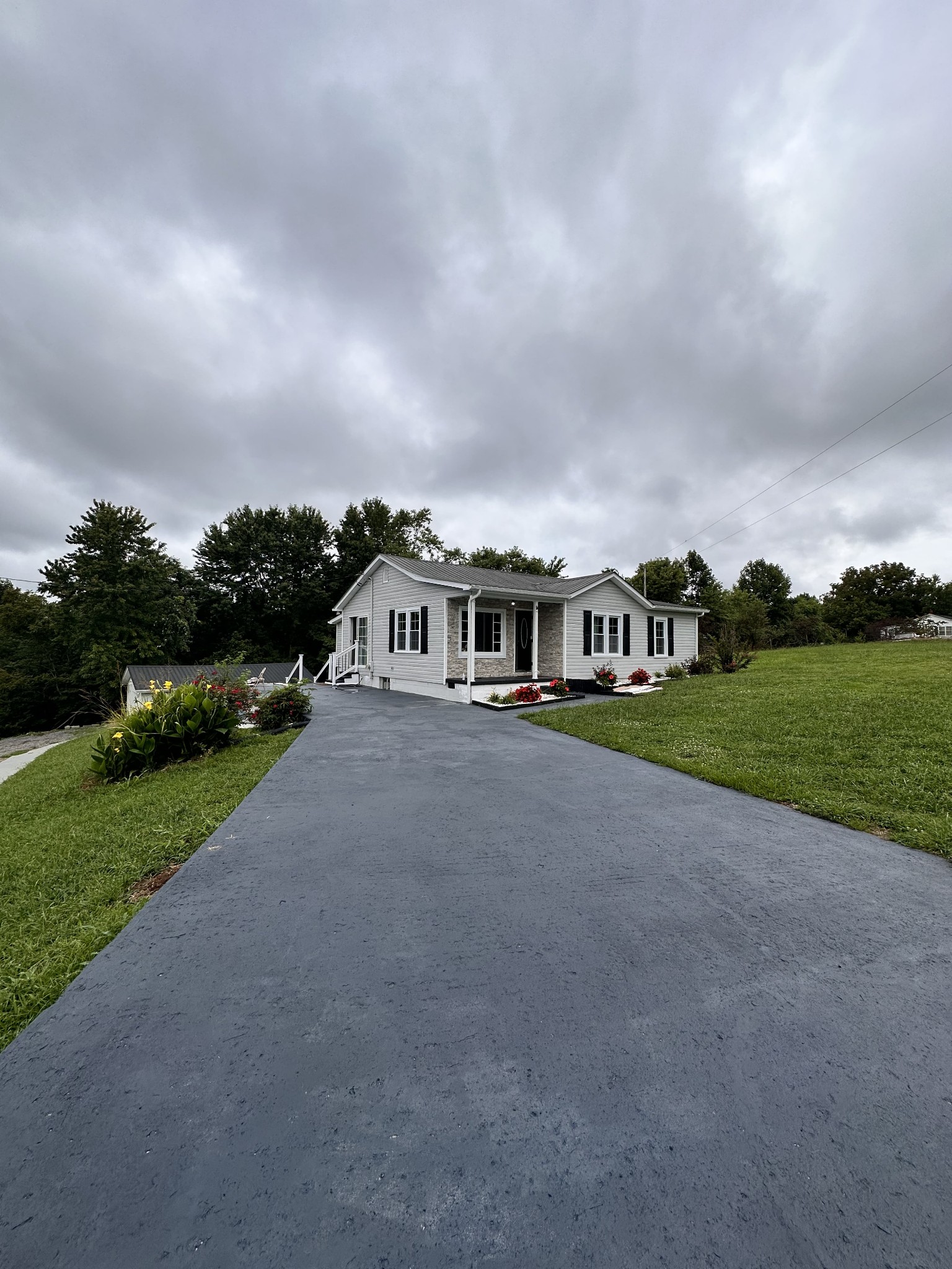 437 Pea Ridge Road Chestnut Mound, TN 38552 - Photo 2 of 36 Gallery Image 2