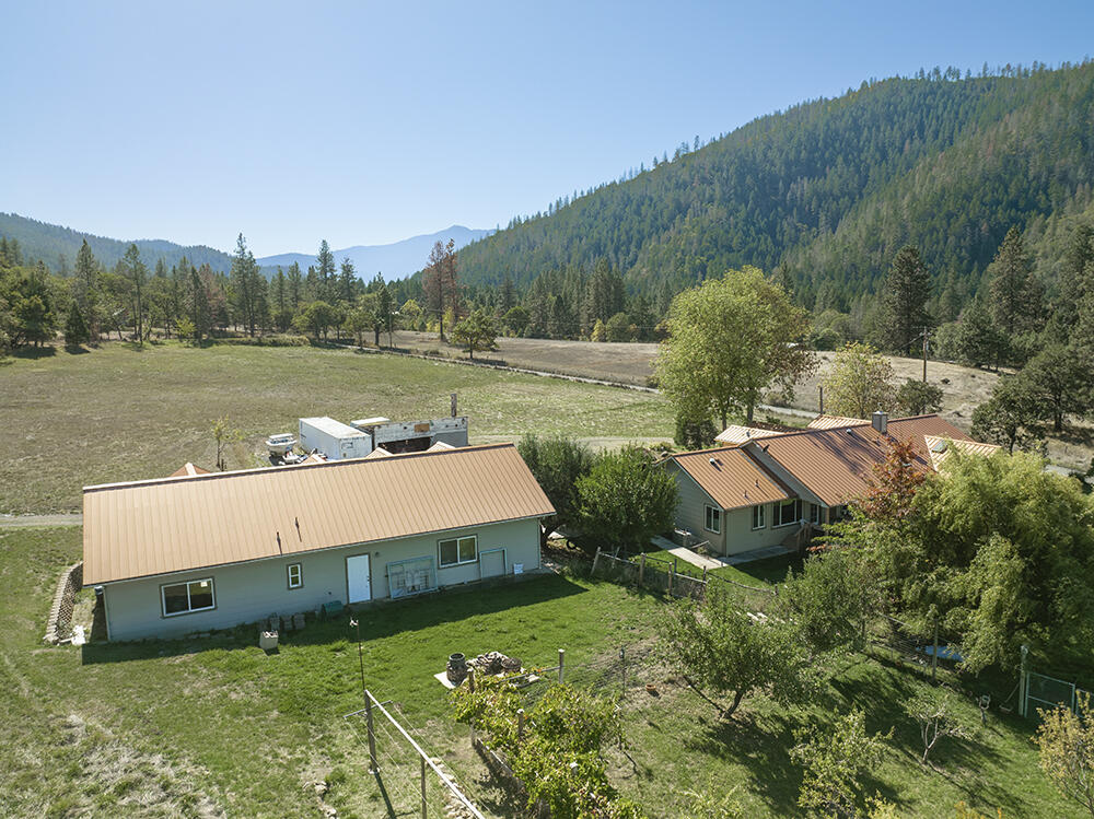165 Hogan Road Jacksonville, OR 97530 - Photo 3 of 56 3