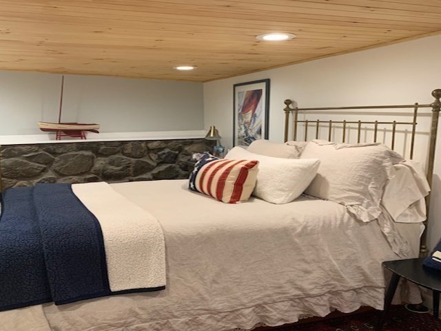 7 Lee Street, Unit 1 Marblehead, MA 01945 - Photo 16 of 32 a bedroom with a bed and closet