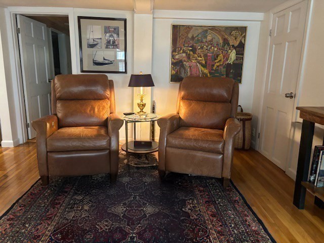7 Lee Street, Unit 1 Marblehead, MA 01945 - Photo 7 of 32 a bedroom with furniture and a rug