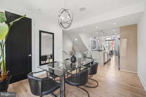 $1,095,000 | 558 Harvard Street Northwest, Unit B, Washington, DC 20059