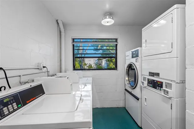 $239,900 | 5970 80th Street North, Unit 411, St. Petersburg, FL 33709