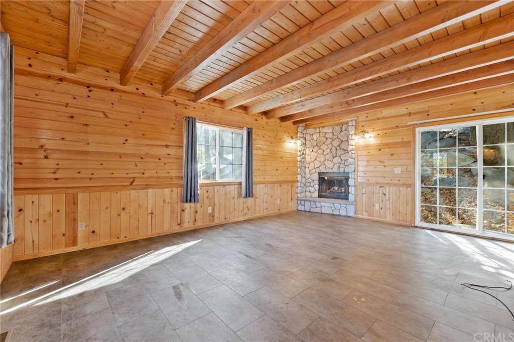 24071 Fern Glen Road Crestline, CA 92325 - Photo 4 of 29