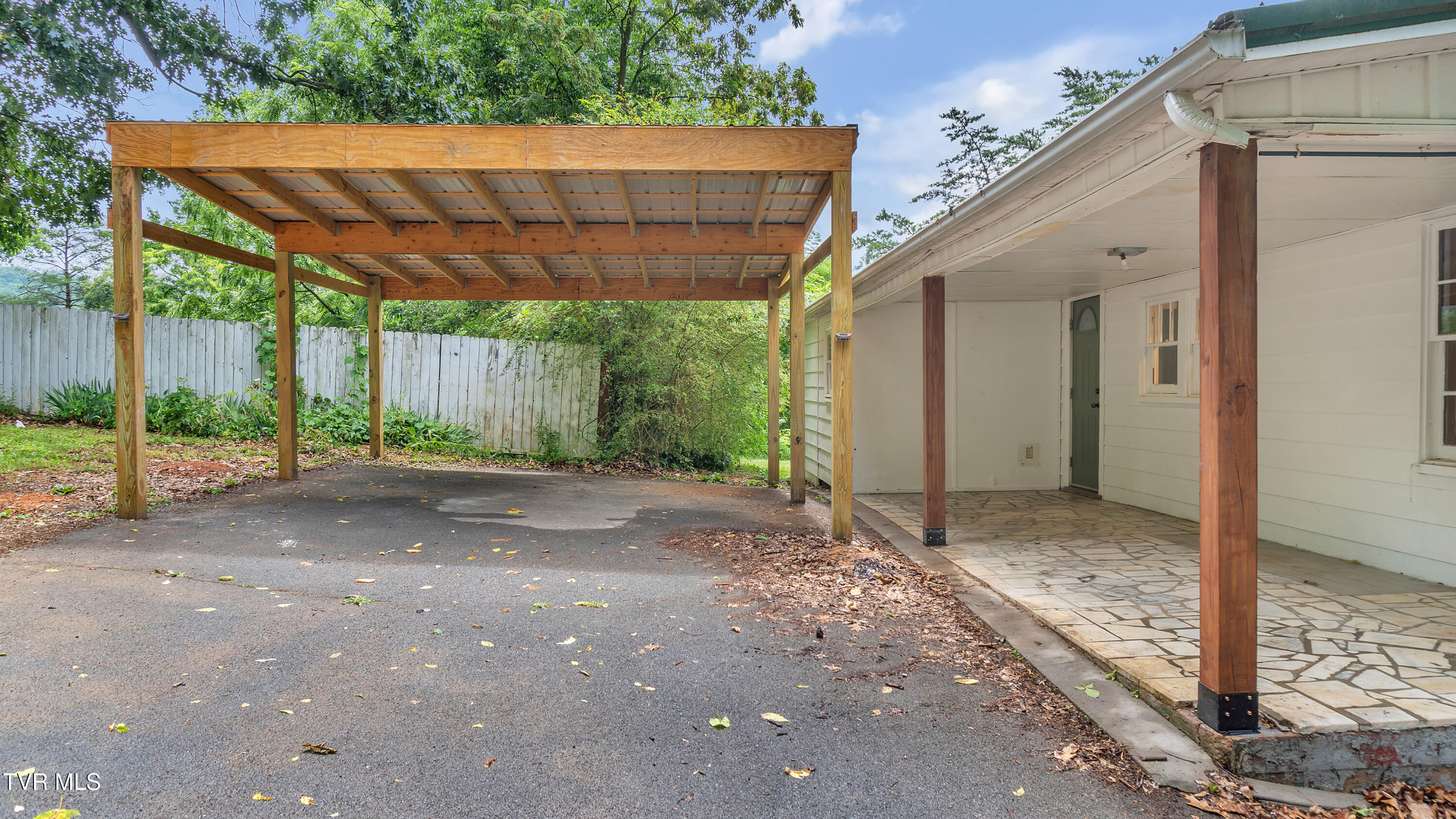 122 Hartley Road Elizabethton, TN 37643 - Photo 25 of 32 DSC07513
