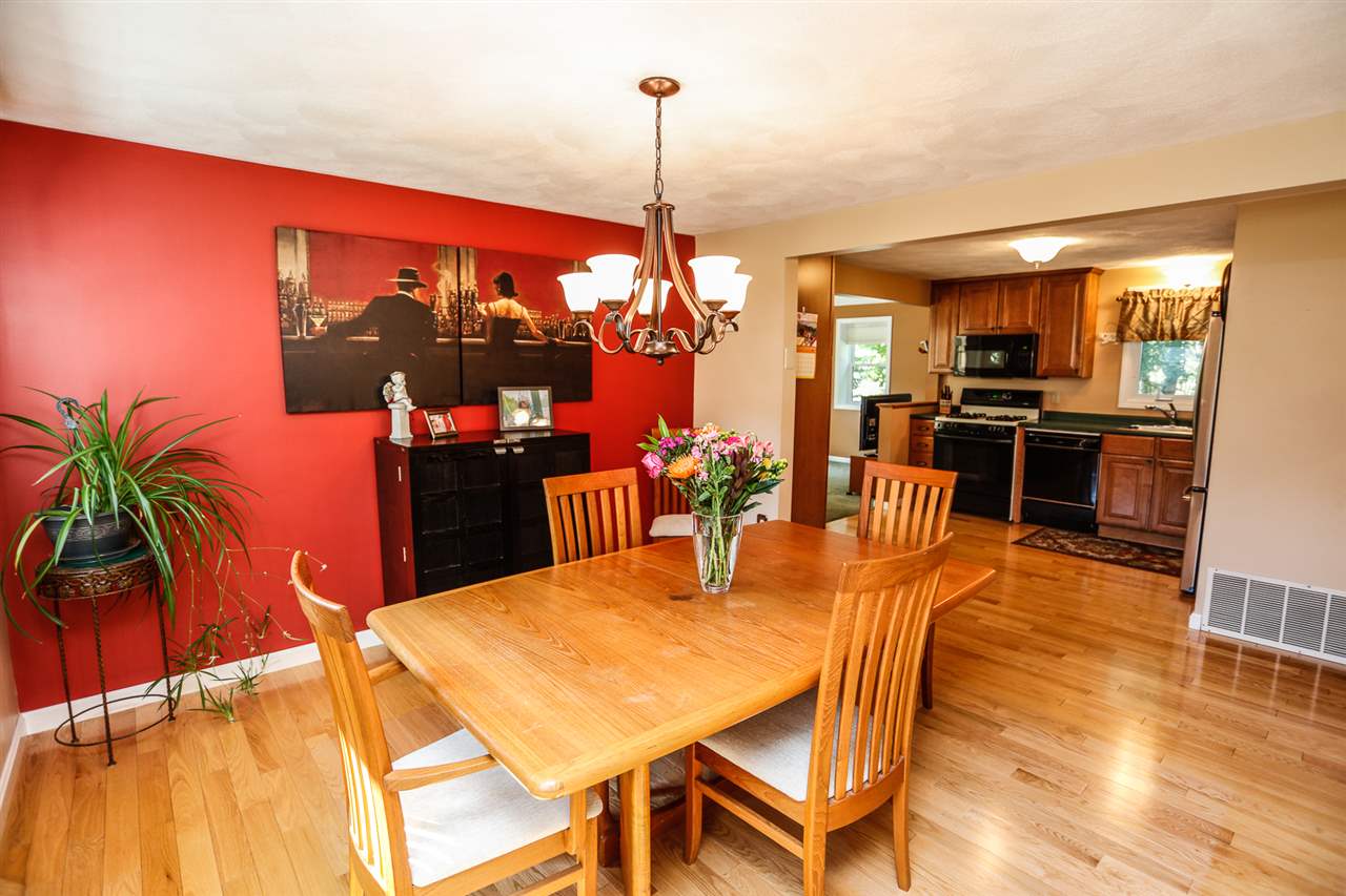 36 Robinhood Road Nashua, NH 03062 - Photo 12 of 38 Gallery Image 12