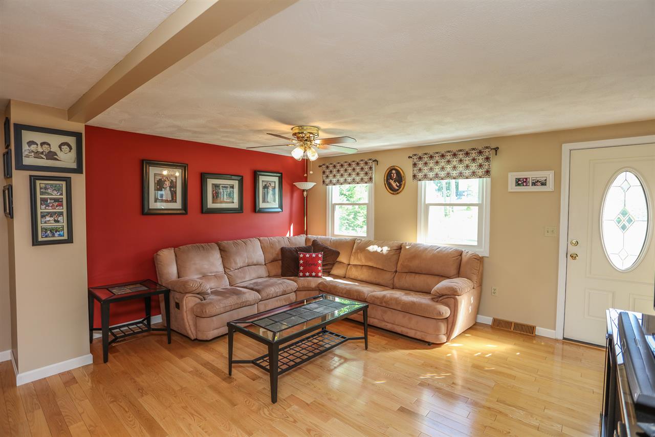 36 Robinhood Road Nashua, NH 03062 - Photo 16 of 38 Gallery Image 16