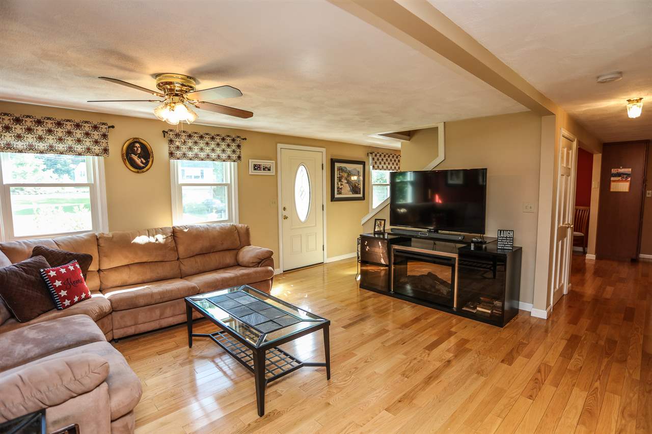 36 Robinhood Road Nashua, NH 03062 - Photo 17 of 38 Gallery Image 17